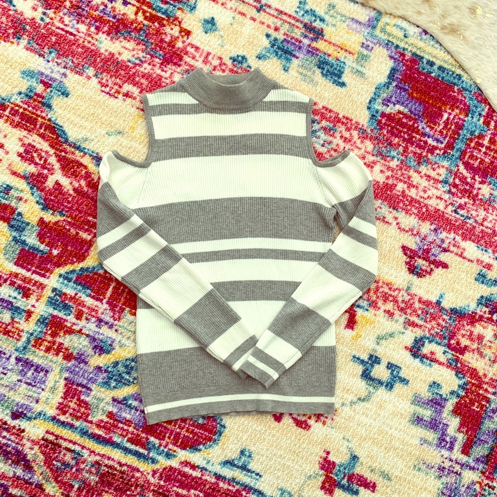 Cold shoulder long sleeved striped shirt